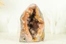 Kleiner rosa Amethyst, selbststehend, mit rosa und rotem Amethyst-Druzy