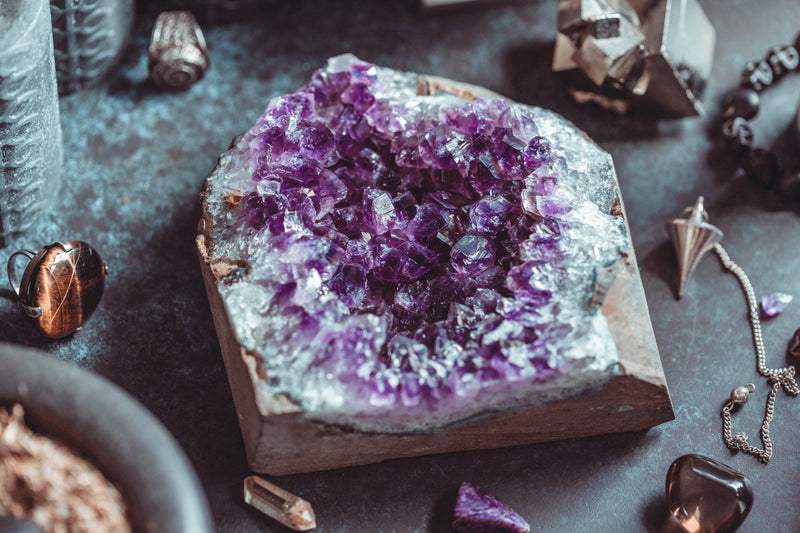 Get Authentic Agate Amethyst Geode Decorative Crystal with Collector Value - E2D Crystals & Minerals