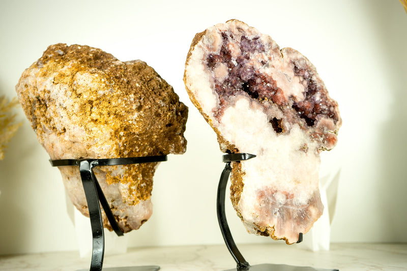 Paar rosa Amethyst-Geoden mit funkelnden roten und lavendelfarbenen Amethyst-Druzen
