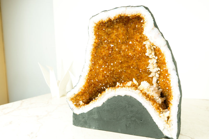 Natürliche Citrin-Geodenhöhle mit orangefarbenen Drusenkristallen und Kalzitblüten – 11 Zoll – 31 Pfund