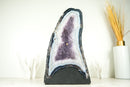 Weiße und blaue Spitzenachat-Kathedrale-Geode mit Lavendel-Amethyst-Kristall