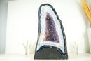 Weiße und blaue Spitzenachat-Kathedrale-Geode mit Lavendel-Amethyst-Kristall