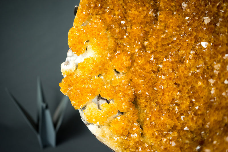 Wunderschöner Imponent Orange Citrin Cluster mit funkelndem Galaxy Citrin Druzy auf Ständer