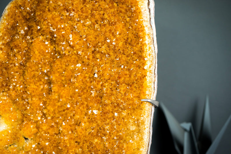 Wunderschöner Imponent Orange Citrin Cluster mit funkelndem Galaxy Citrin Druzy auf Ständer