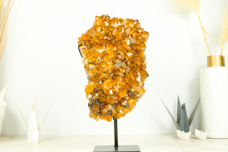 Goldener oranger Citrin-Cluster mit individuellem Ausstellungsständer, AAA-Qualität