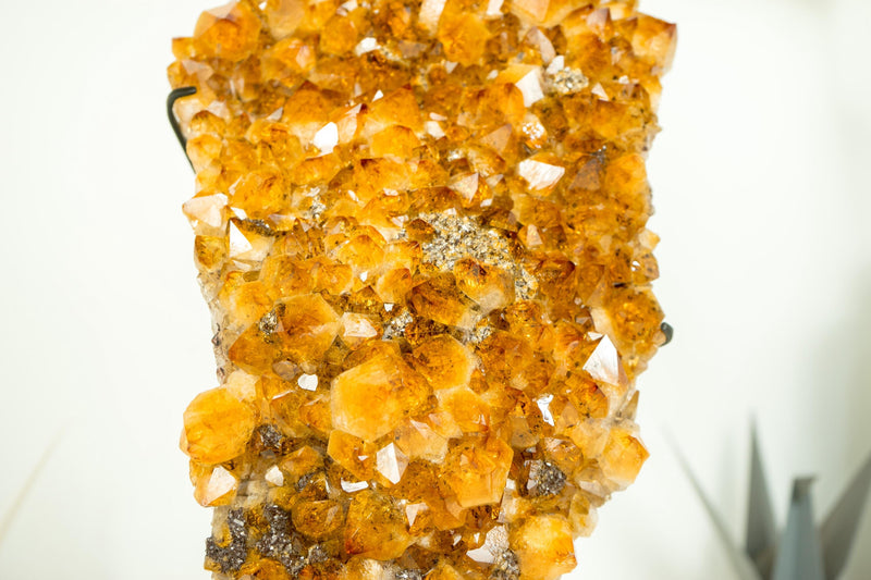 Goldener oranger Citrin-Cluster mit individuellem Ausstellungsständer, AAA-Qualität