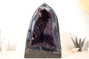Paar dunkelviolette Amethyst-Geoden auf intakter Matrix aus blauem Spitzenachat