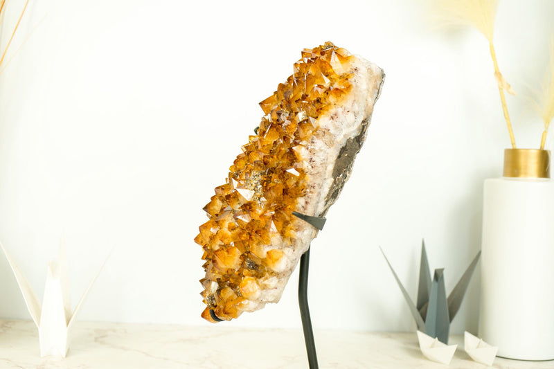 Goldener oranger Citrin-Cluster mit individuellem Ausstellungsständer, AAA-Qualität