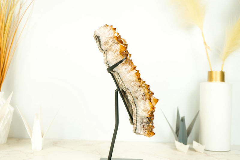 Goldener oranger Citrin-Cluster mit individuellem Ausstellungsständer, AAA-Qualität