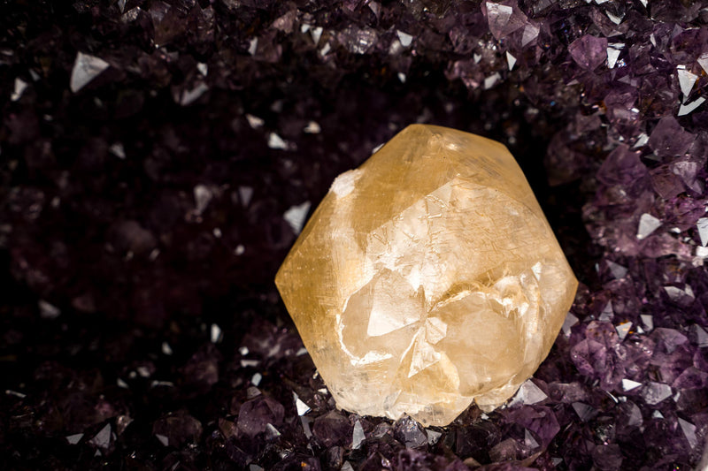 Spectacular Large Amethyst Geode Cave with Deep Purple Druzy and XL Calcite Crystal Inclusion – Statement Geode from Brazil 9.4 Kg 21 lb - E2D Crystals & Minerals