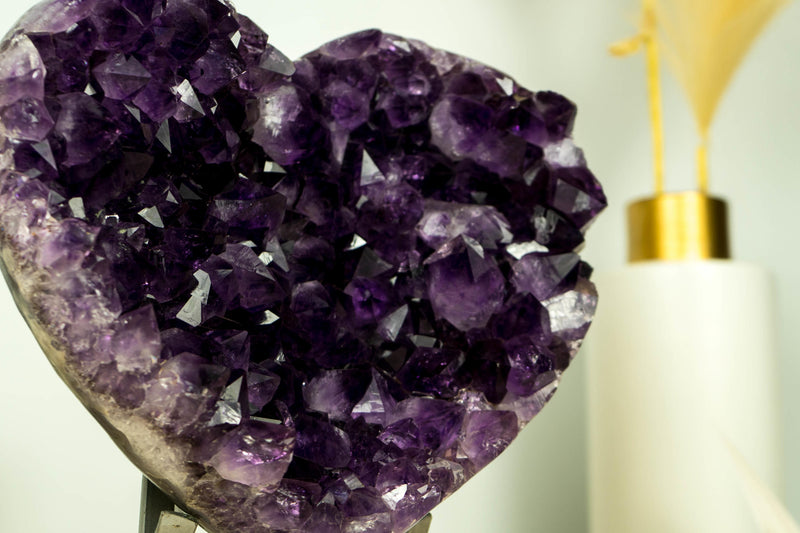 Großes AAA-Amethystherz mit tiefviolettem Amethyst-Druzy