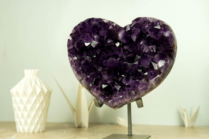 Großes AAA-Amethystherz mit tiefviolettem Amethyst-Druzy