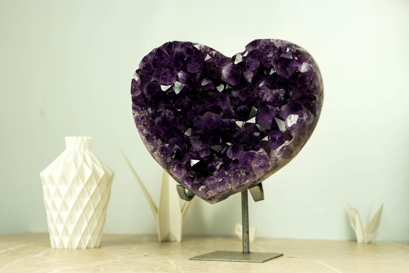 Großes AAA-Amethystherz mit tiefviolettem Amethyst-Druzy