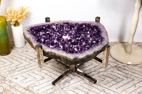 Amethyst Couchtisch auf handgefertigtem Inox-Sockel mit Amethyst Kristallgeode