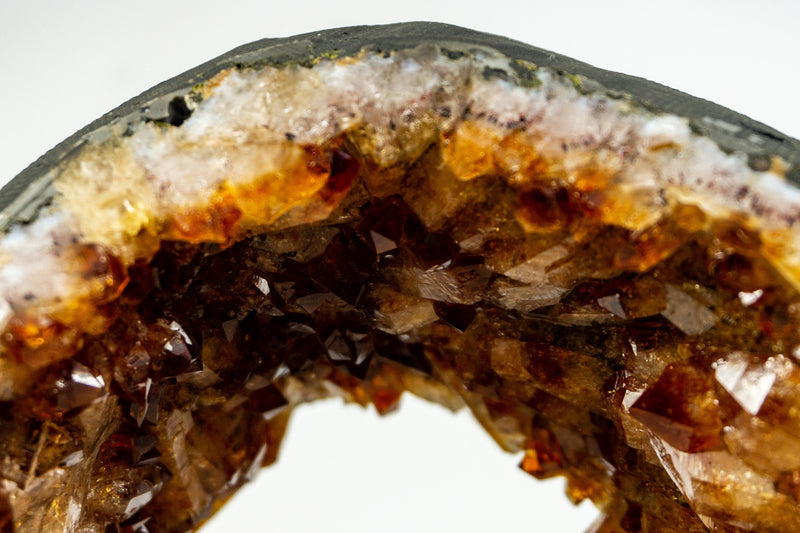 Dunkelorange Citrin-Geodenscheibe auf Ständer mit Citrin-Druzy in AAA-Qualität – 3,3 kg – 7,2 lb