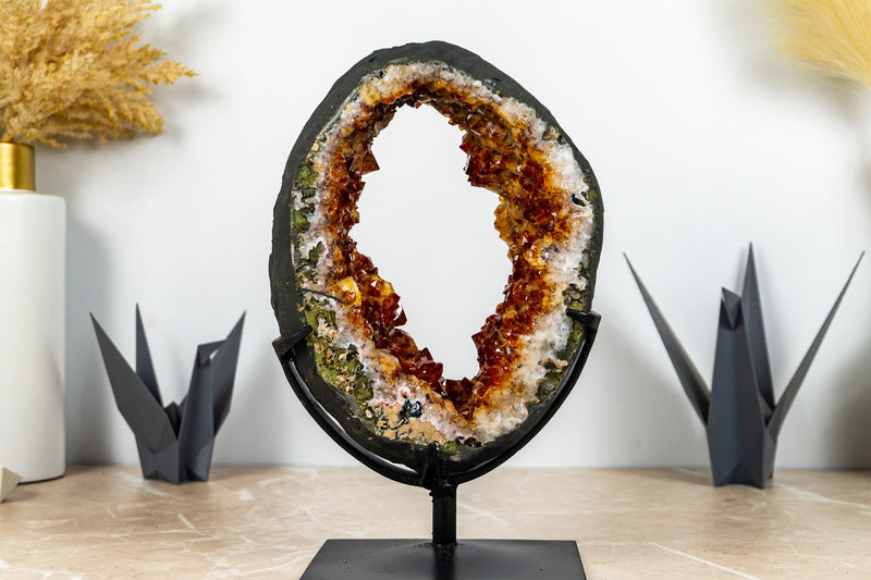 Dunkelorange Citrin-Geodenscheibe auf Ständer mit Citrin-Druzy in AAA-Qualität – 3,3 kg – 7,2 lb