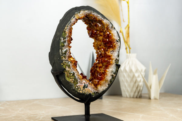Dunkelorange Citrin-Geodenscheibe auf Ständer mit Citrin-Druzy in AAA-Qualität – 3,3 kg – 7,2 lb