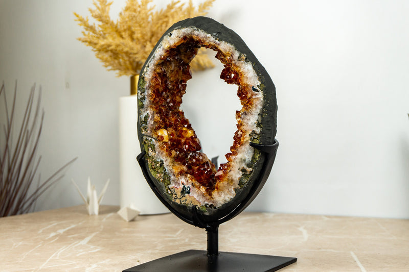 Dunkelorange Citrin-Geodenscheibe auf Ständer mit Citrin-Druzy in AAA-Qualität – 3,3 kg – 7,2 lb