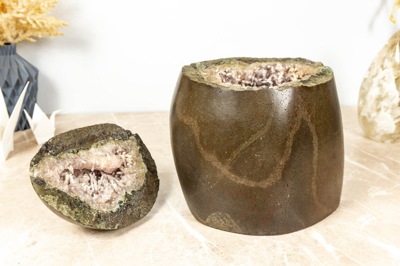 Amethyst-Geode in Galeriequalität mit seltener Amethyst-Druzy-Formation