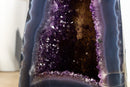 Seltene tiefviolette Amethyst-Geode mit Spitzenachat