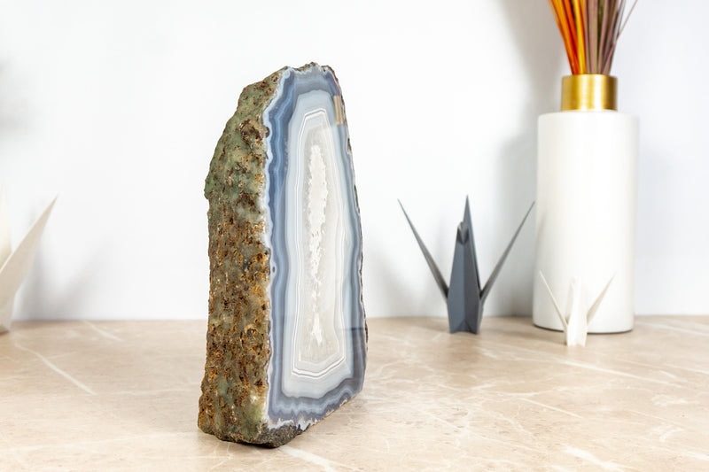 Spitzenachat-Geode, selbststehend – natürliche blau gebänderte Achat-Geode