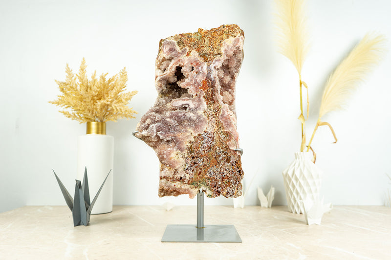 Große rosa Amethyst-Geode mit glänzendem Drusenmuster und intensiven rosa und roten Farben auf Ständer – 6,9 kg – 15,1 lb