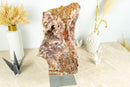 Große rosa Amethyst-Geode mit glänzendem Drusenmuster und intensiven rosa und roten Farben auf Ständer – 6,9 kg – 15,1 lb