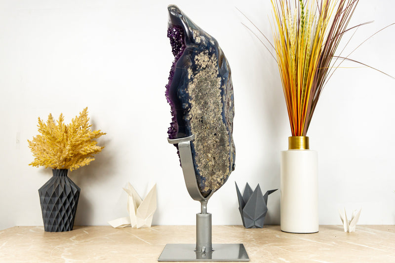 Spektakulärer großer Amethyst-Geodenhaufen mit dunkelvioletter Galaxy-Druse und gebändertem Achat, 13 kg – 28 lb