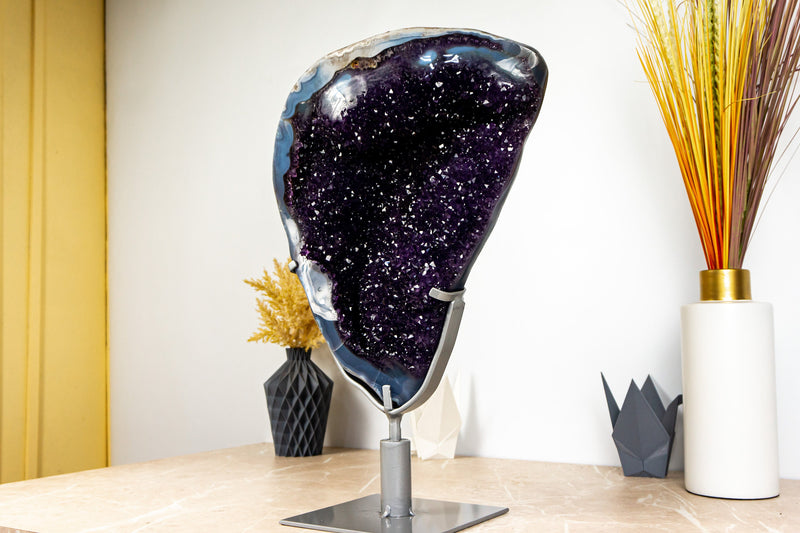 Spektakulärer großer Amethyst-Geodenhaufen mit dunkelvioletter Galaxy-Druse und gebändertem Achat, 13 kg – 28 lb