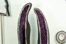Paar extragroße, extragroße Amethyst-Kathedralgeoden auf Torbogenformation, 65 Zoll hoch, violetter Amethyst, 292 kg – 643 lb