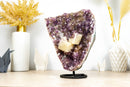 Wunderschöner Amethyst-Cluster mit Kristallkalzit- und Gothit-Einschlüssen auf Ständer – 4,7 kg – 10,3 lb