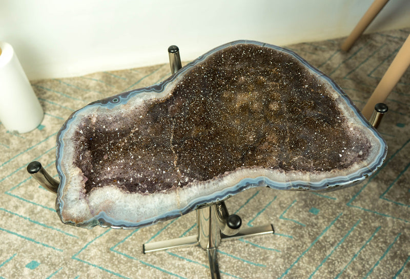 Galaxy Amethyst mit gebänderter Achat-Geode, Beistelltisch