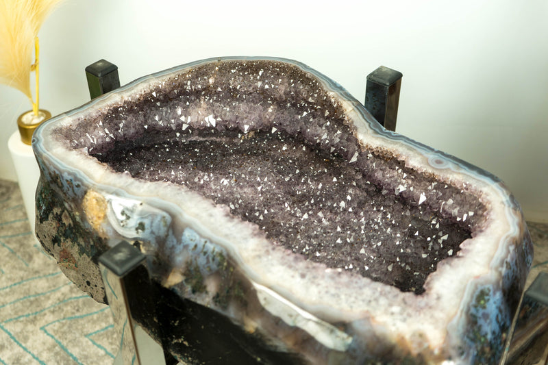 Einmaliger Galaxy Amethyst Geode Beistelltisch auf handgefertigtem Inox-Sockel