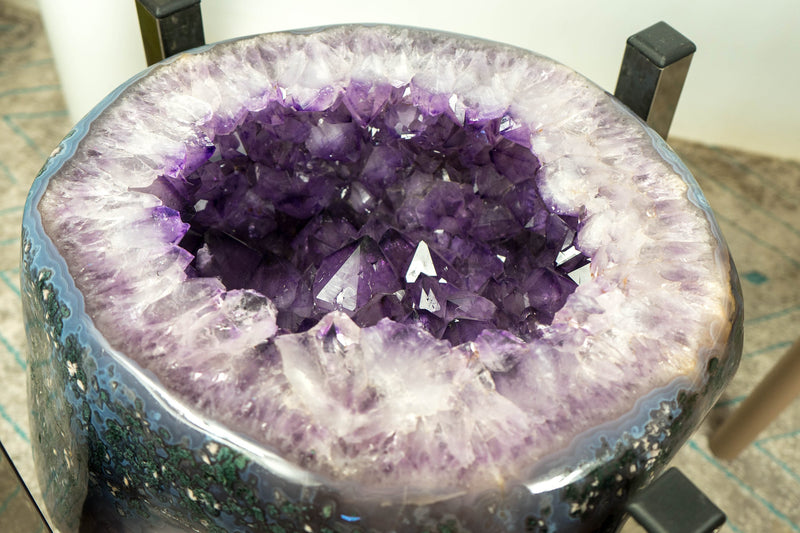 Amethyst mit Moosachat-Geode, Beistelltisch oder Couchtisch