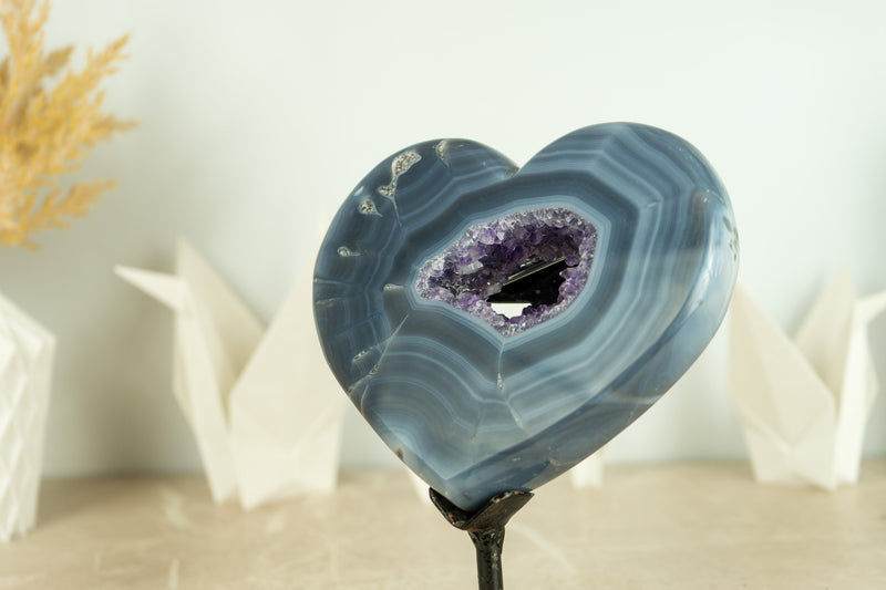 Wunderschönes blaues Spitzenachat-Herz mit tiefviolettem Amethyst-Druzy, doppelseitig