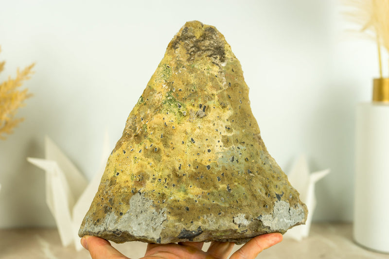Spitzenachat-Geode auf Ständer mit natürlichem blau gebändertem Achat