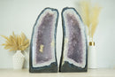 Paar große blaue Spitzenachate mit Lavendel-Amethyst-Drusengeode-Kathedralen