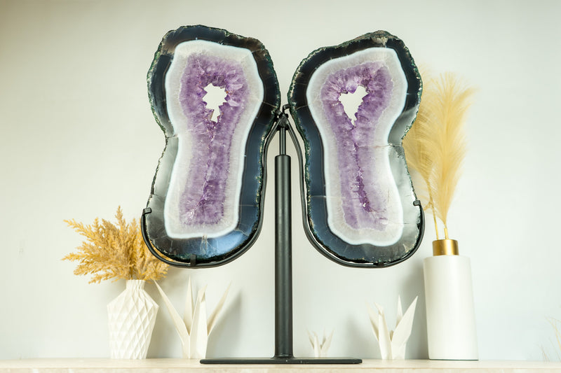 Großer, hoher Spitzenachat mit Amethyst-Drusengeode-Schmetterlingsflügeln