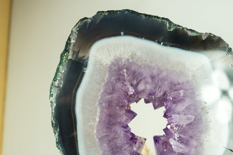 Großer, hoher Spitzenachat mit Amethyst-Drusengeode-Schmetterlingsflügeln