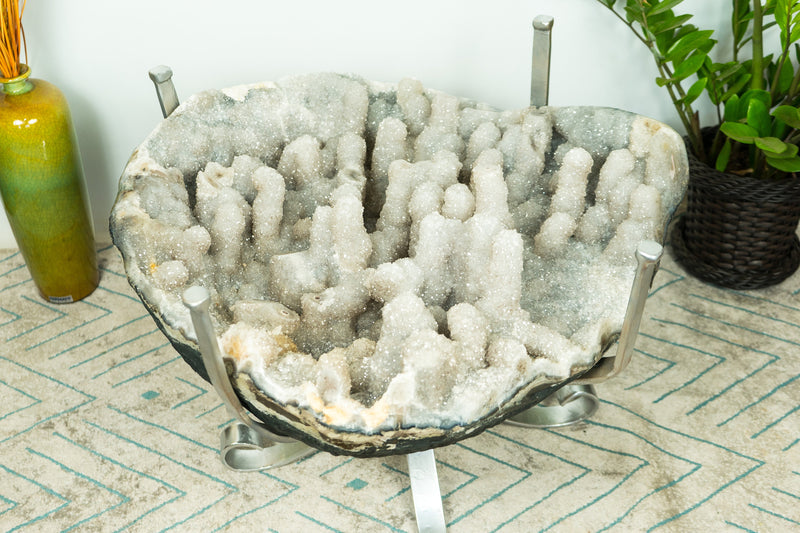 Seltener Couchtisch mit Stalaktit-Amethyst-Geode, handgefertigtem Sockel und extragroßem Amethyst-Kristall-Stalaktit