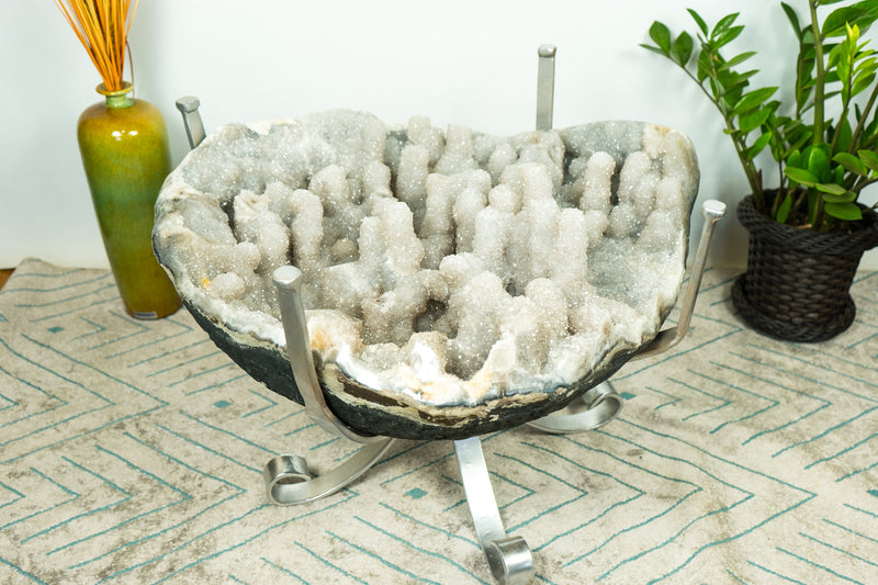 Seltener Couchtisch mit Stalaktit-Amethyst-Geode, handgefertigtem Sockel und extragroßem Amethyst-Kristall-Stalaktit