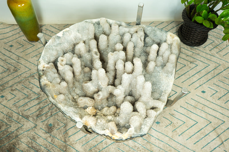 Seltener Couchtisch mit Stalaktit-Amethyst-Geode, handgefertigtem Sockel und extragroßem Amethyst-Kristall-Stalaktit