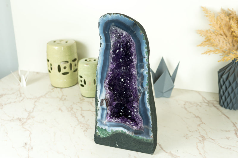 Wunderschöner blauer Spitzenachat mit tiefvioletter Amethystgeode