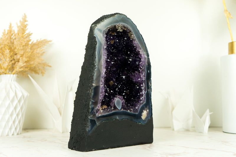 Dunkelviolette Amethyst-Geode mit Spitzenachat und AAA-Traubengelee-Amethyst-Druzy