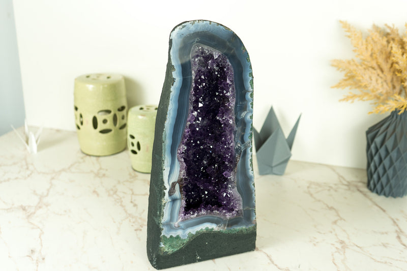Wunderschöner blauer Spitzenachat mit tiefvioletter Amethystgeode