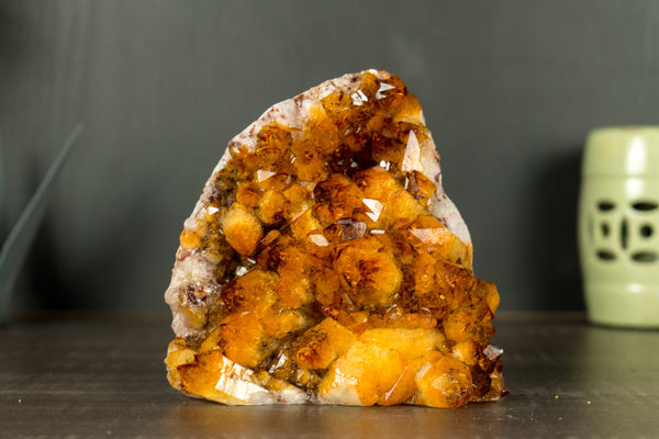 AAA-Citrin-Kristallcluster mit tief orangefarbenem Citrin-Drusen