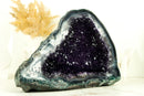 Alle natürlichen Amethyst-Geode mit tiefvioletter Amethyst-Druse und blauer Spitzenachat-Matrix