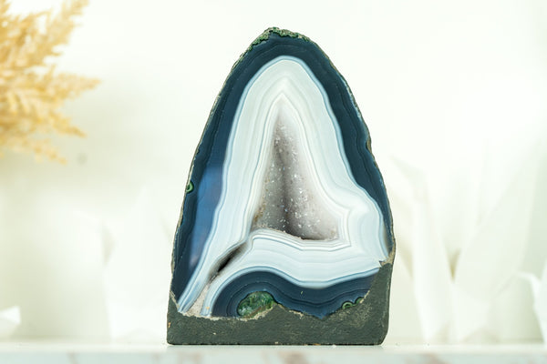 Wunderschöne blaue und weiße Spitze Achat Geode mit weißen Galaxy Druzy