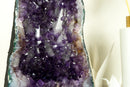 Große, tiefviolette Amethyst-Kristallgeodenkathedrale mit seltener Drusenformation