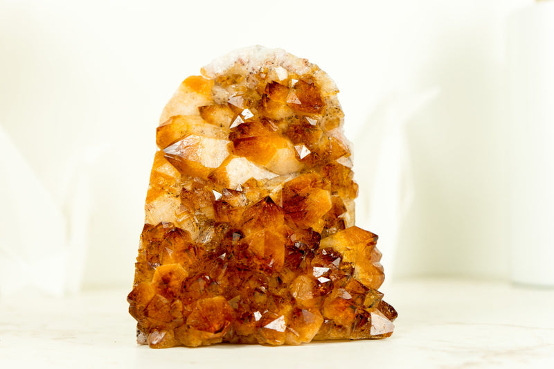 Citrin-Kristallcluster mit AAA-goldorangefarbenem Citrin-Drusen, freistehend